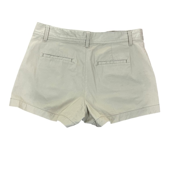 GAP Khaki City Short - Picture 2 of 9